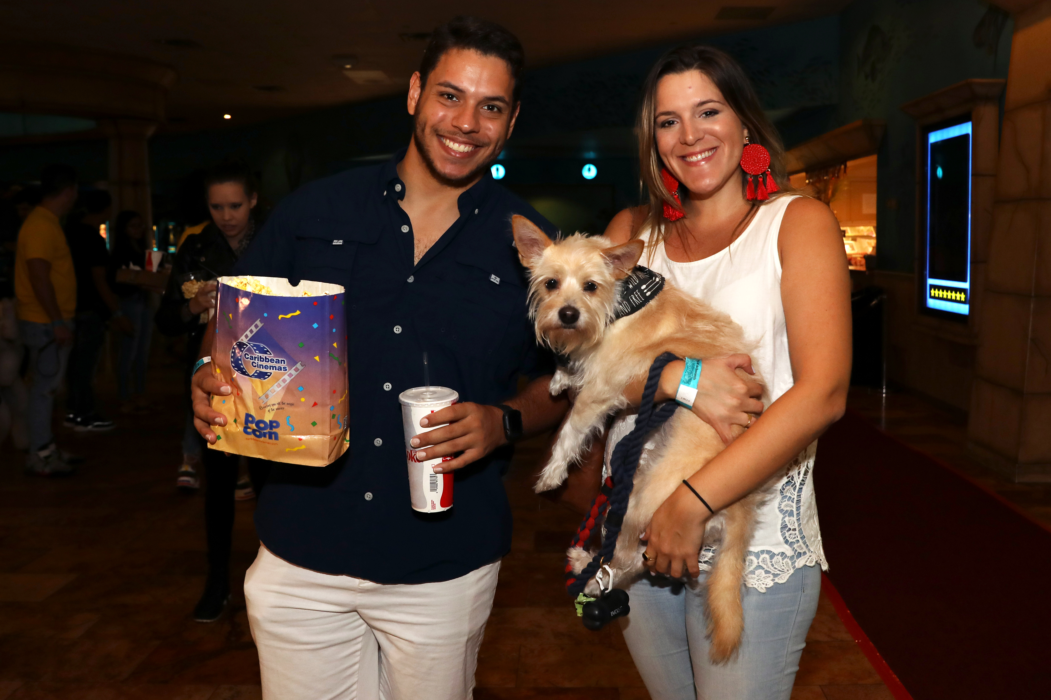 Junto con sus dueños, diversos perros de servicio desfilaron por la alfombra roja del estreno del filme The Call of the Wild. (Suministrada)