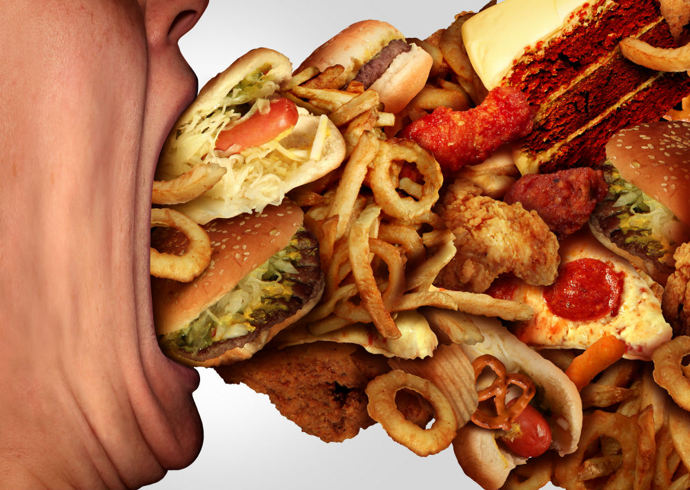 Comida rápida: "Los alimentos ricos en grasa contribuyen a desarrollar conductas depresivas por las reacciones químicas que se producen en el cerebro", asegura Stephanie Fulton, del Hospital de Montreal. Aseveración que se ve confirmada por la Universidad Navarra, que concluye que en exceso, las grasas aumentan la producción de sustancias como la citonina, la cual puede disminuir el índice de serotonina en el cuerpo. (Shutterstock)