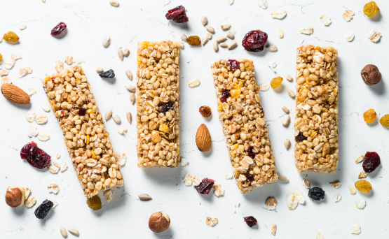 Come pequeñas comidas frecuentemente. Esto puede hacer más fácil conseguir todos los nutrientes que necesitas para manejar los cambios de apetito y de peso, además de que ayudará al cuerpo a aliviar la digestión y la absorción. Comidas pequeñas y frecuentes son una gran estrategia para manejar los síntomas más allá de los cambios de apetito, como la fatiga, el reflujo y la diarrea.