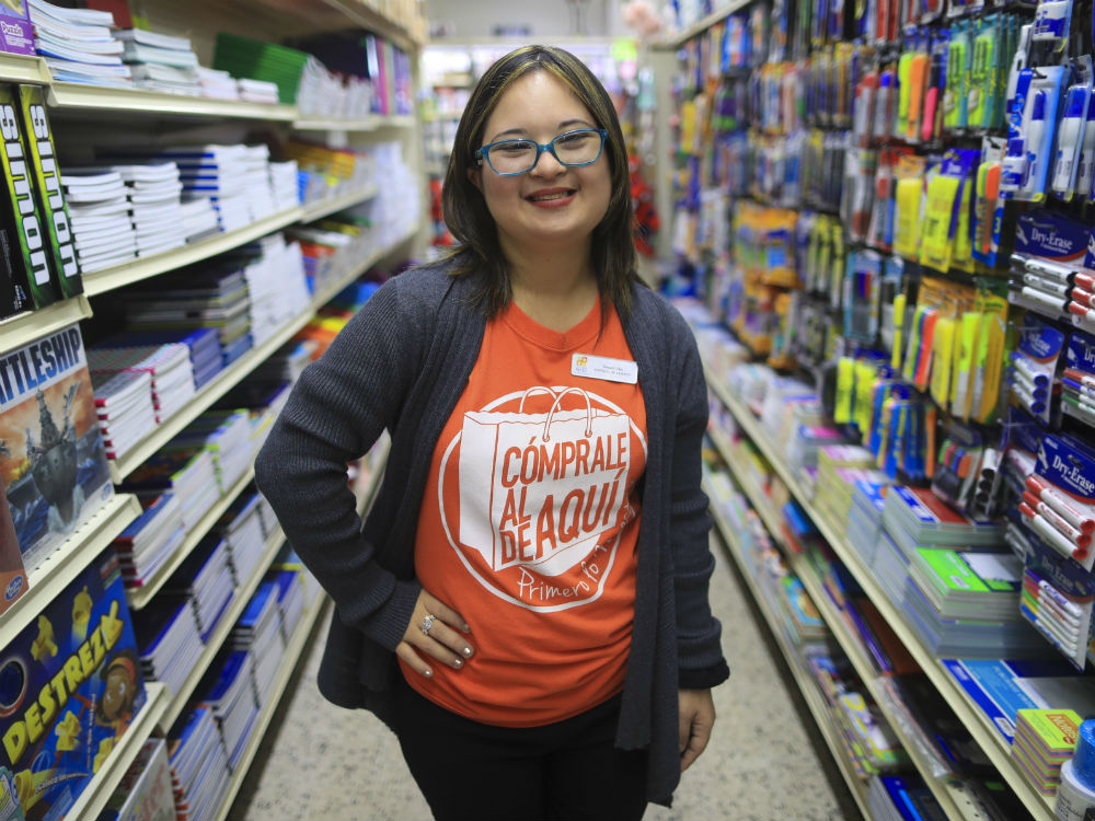 Tamara Díaz Colón es parte de los 17 jóvenes adultos con Síndrome Down que la Fundación de Síndrome Down logra ubicar cada año en diferentes puestos de trabajo. (teresa.canino@gfrmedia.com)