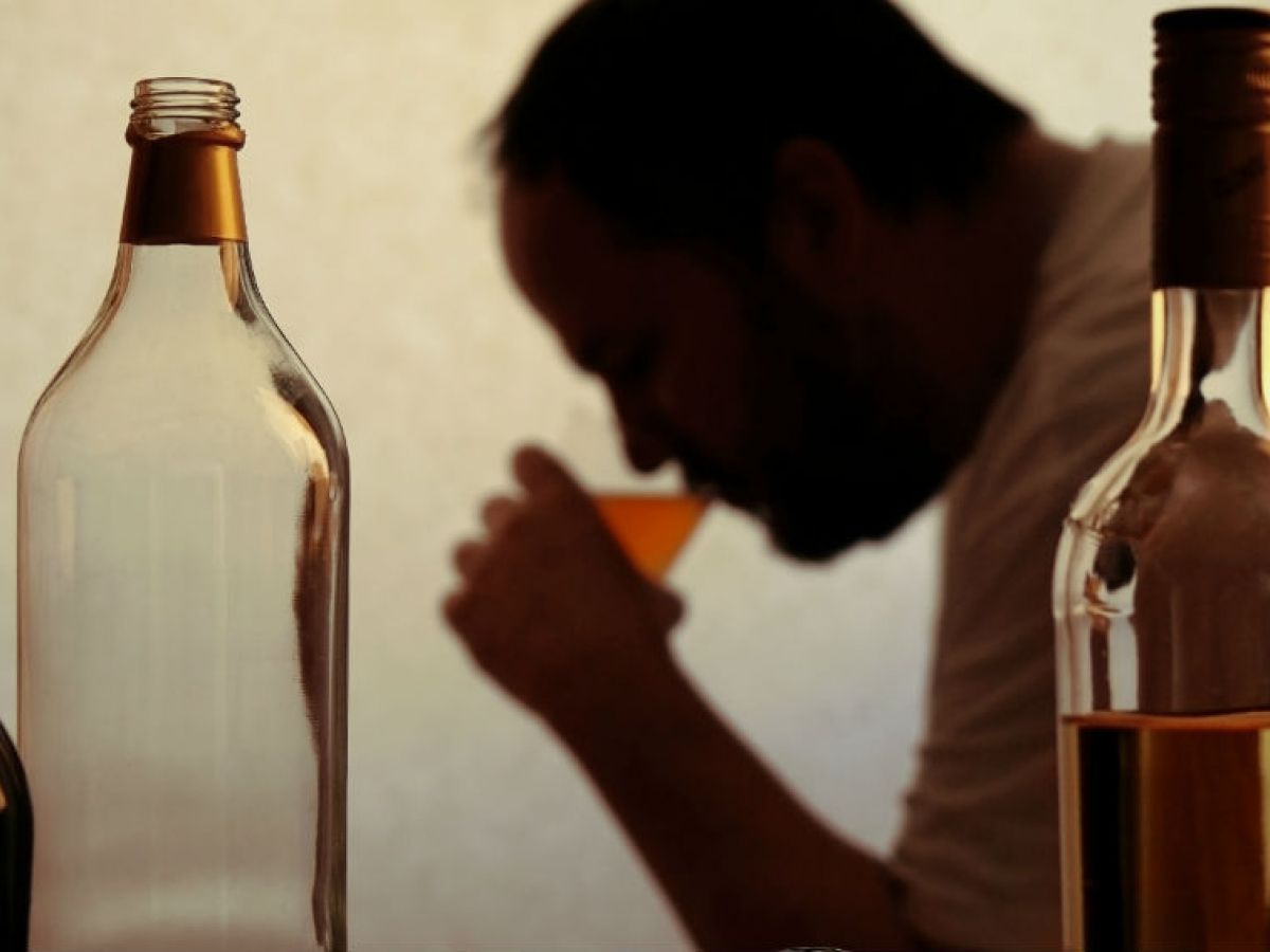 Por Dentro | Salud: Señales para detectar un posible alcohólico