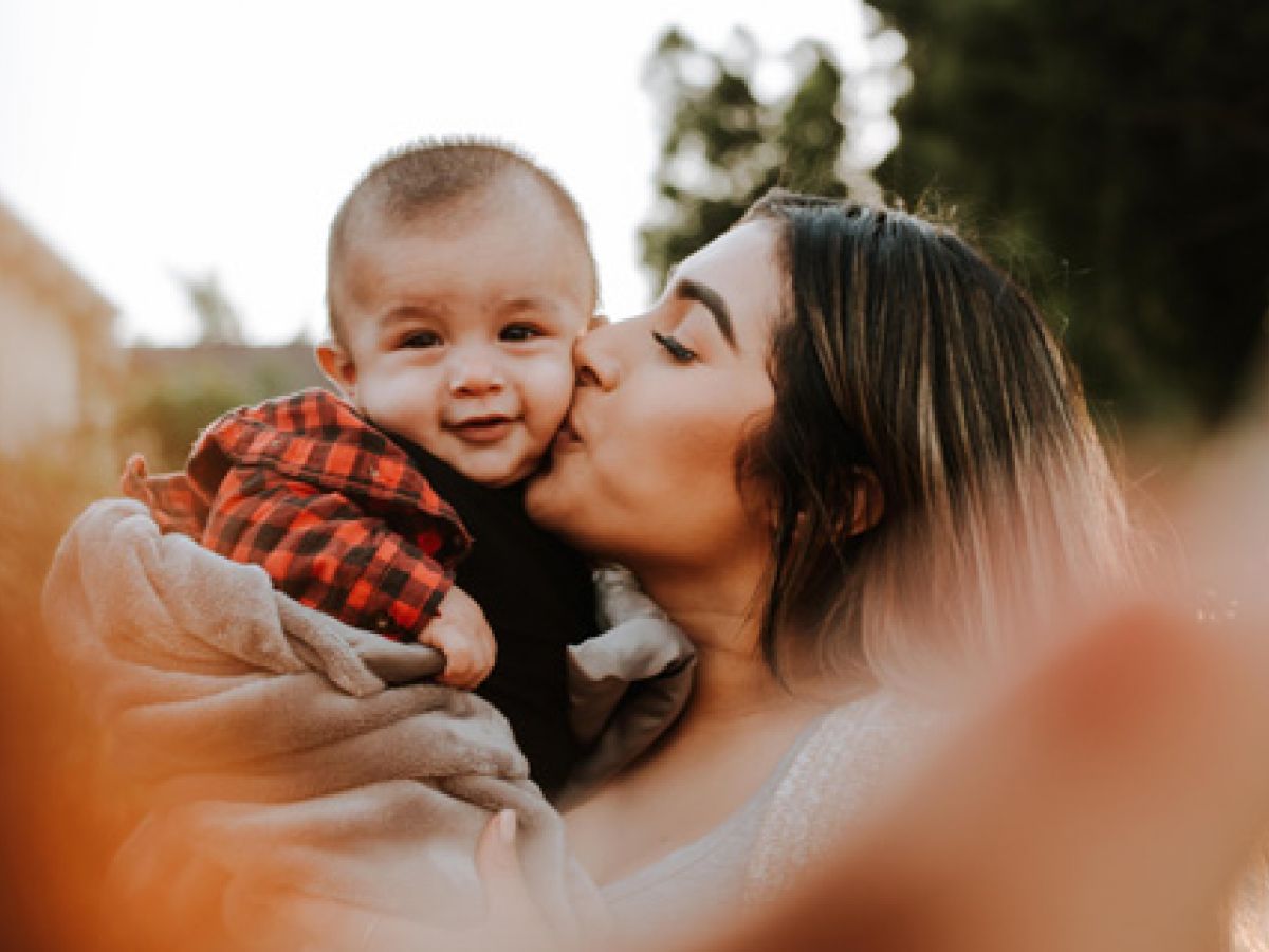 Besar a los niños en la boca: ¿qué tan peligroso es?