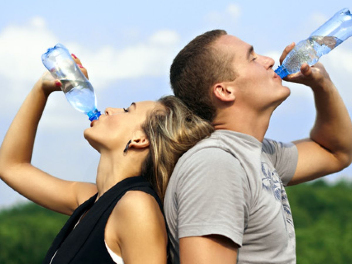 Reutilizar botellas de plástico es malo para la salud