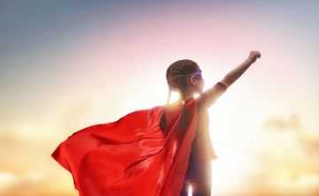 5 factores clave para convertir a tu hija en una mujer fuerte y determinada