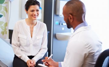 Recomiendan revisión de cáncer de colon a los 45, no a los 50 años