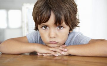 Niños que mojan la cama pueden desarrollar baja autoestima