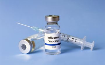 Salud exhorta a la población a vacunarse tras alza en los casos de influenza