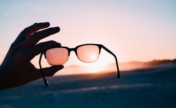 Gafas de sol: ¿por qué son tan importantes y cómo elegir las correctas?