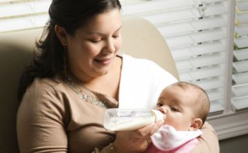 Ciencia logra reproducir nutriente clave de la leche materna