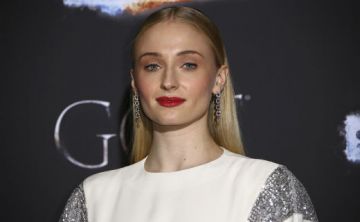 Actriz de Game of Thrones revela que consideró el suicidio y tuvo que recibir terapia para lidiar con las críticas